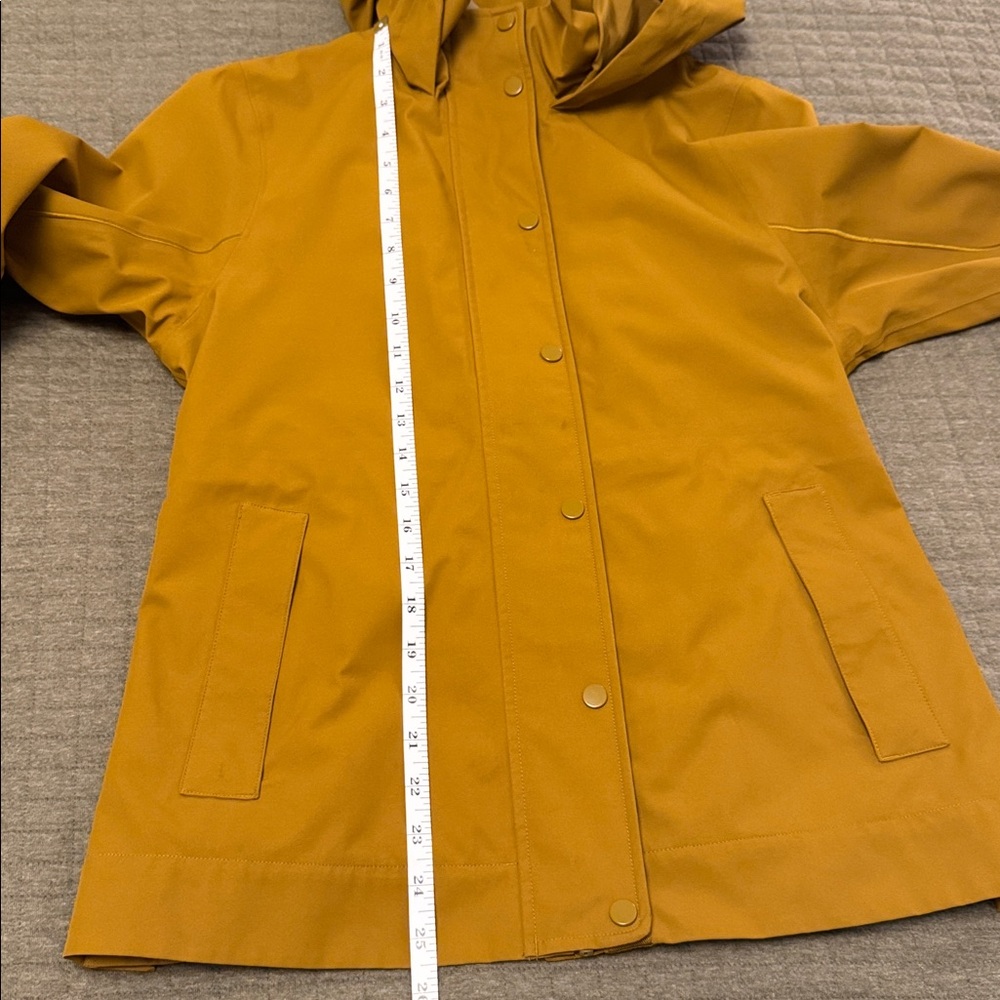 euc athleta rain out sutro trench in brass yellow - Picture 11 of 11